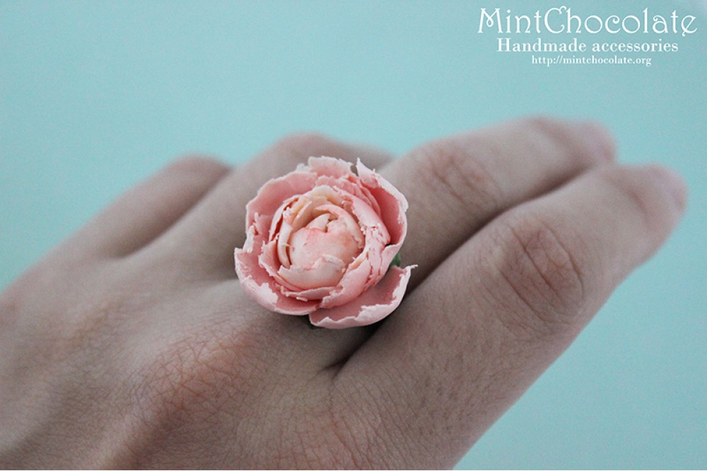Peony ring